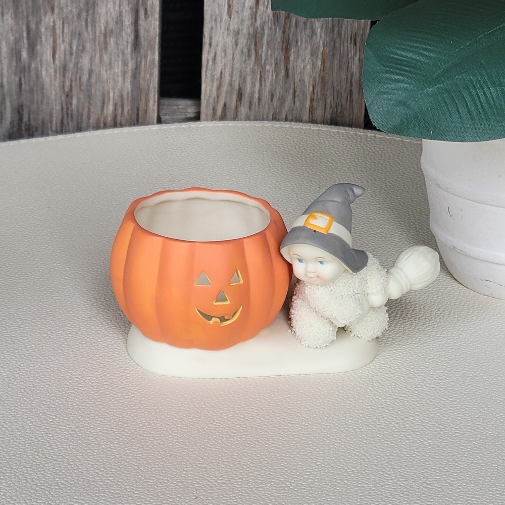 Snowbabies Whimsical Pumpkin Candle Holder with Witch Figurine - Picture 6 of 8
